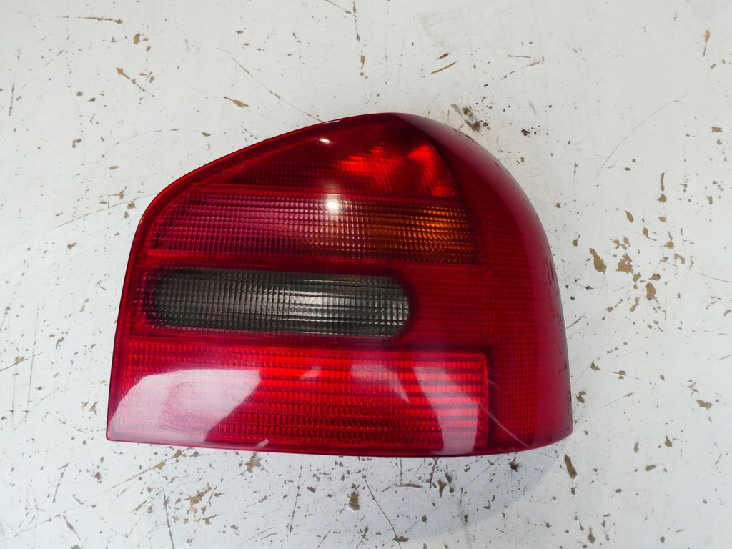 фото №1, Лампа правий задня audi a3 8l 8l0945096