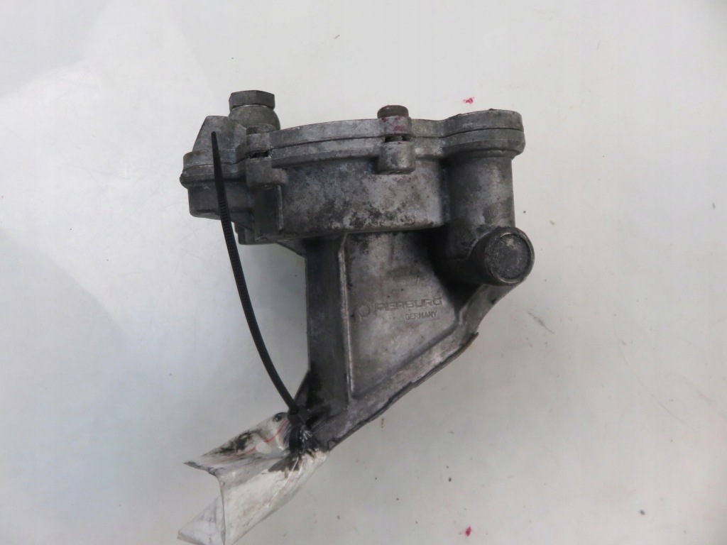 фото №1, Насос вакуум vw transporter t4 2.4 d 075145100