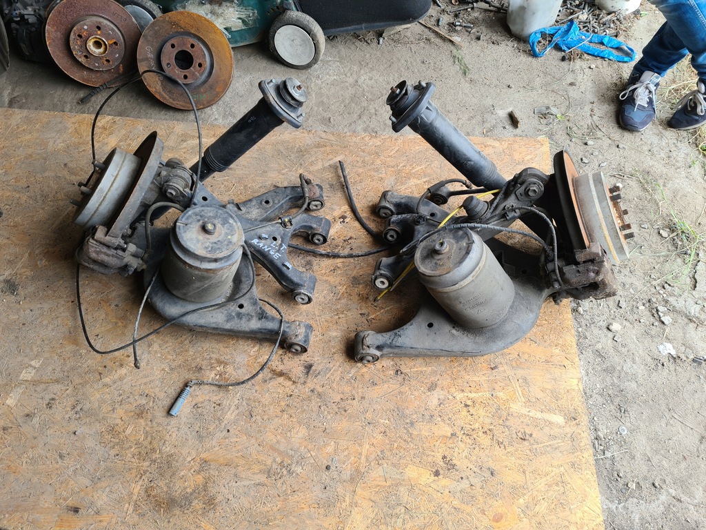 фото №1, Land range rover l332 поворотный кулак правая левая задняя