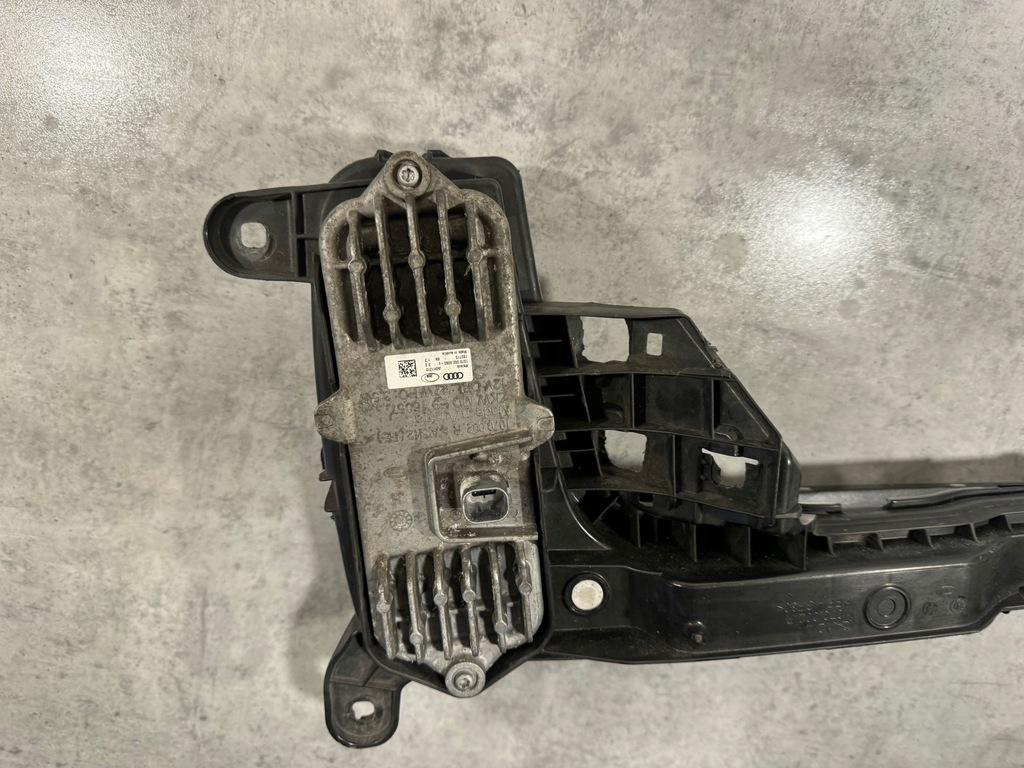 фото №8, Audi q7 4m e-tron протитуманна фара drl led правий оригінальний