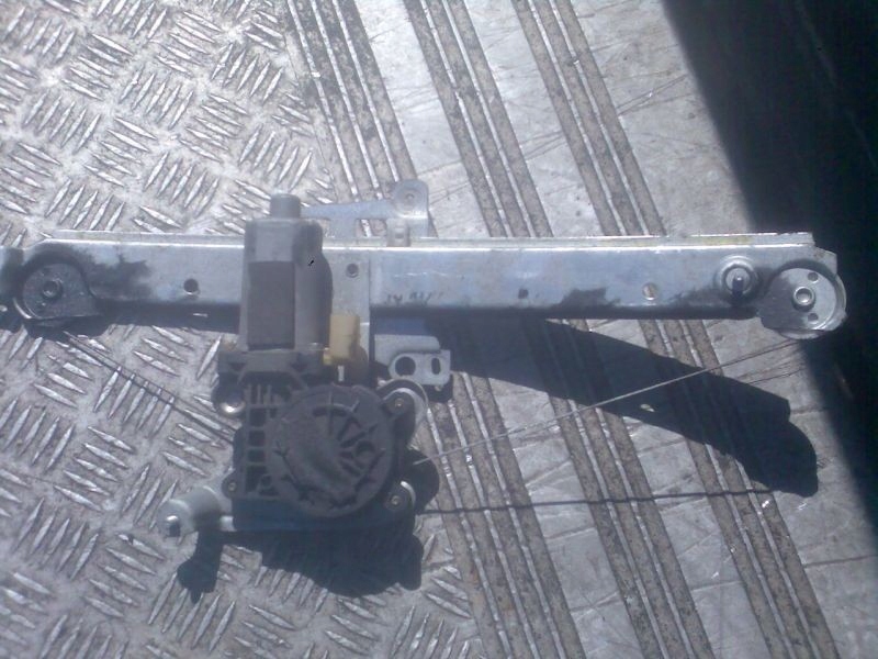 Купить Подъемник электрический стекло p.t volvo s-80