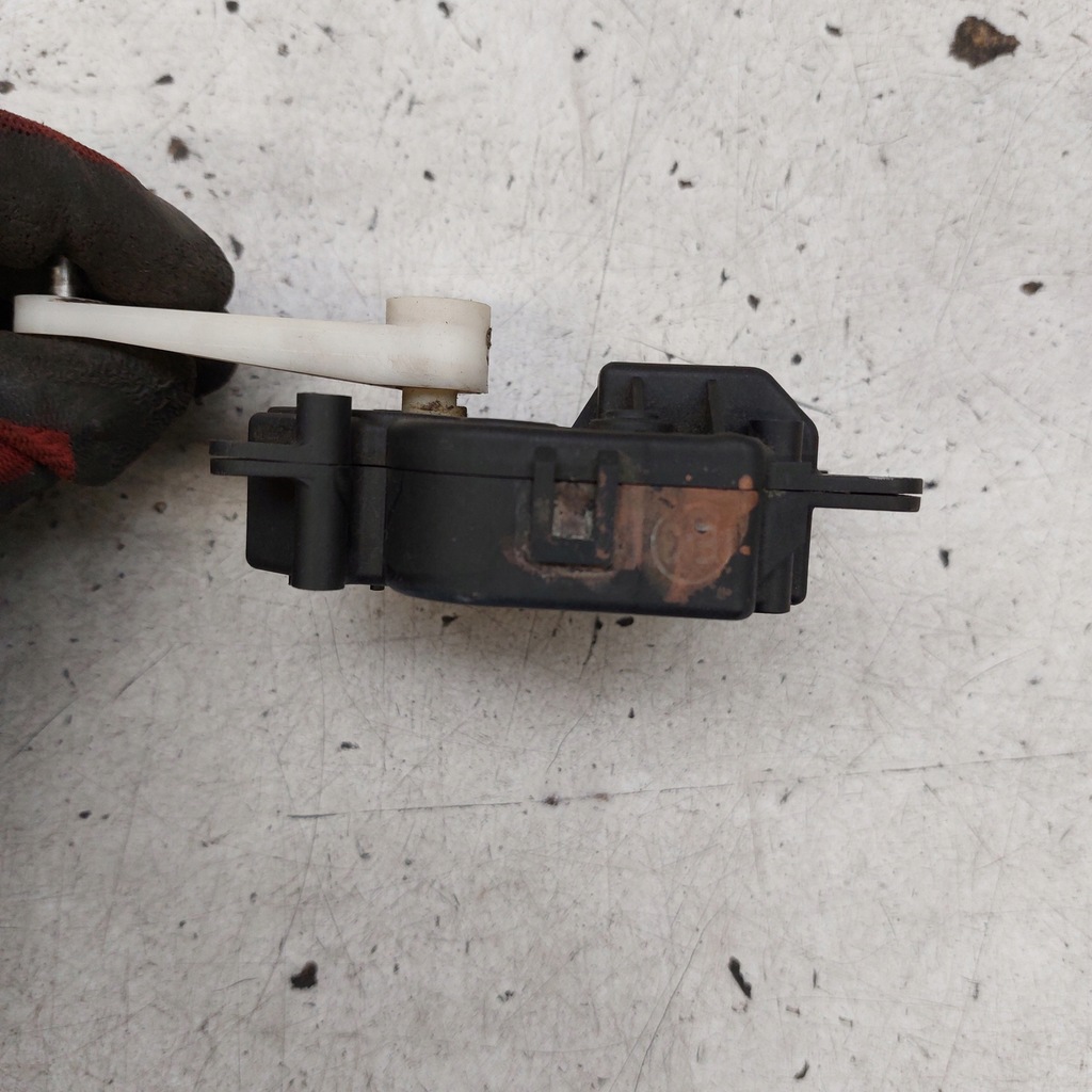 фото №8, Toyota avensis t25 моторчик отопителя denso ae063700-8930 denso