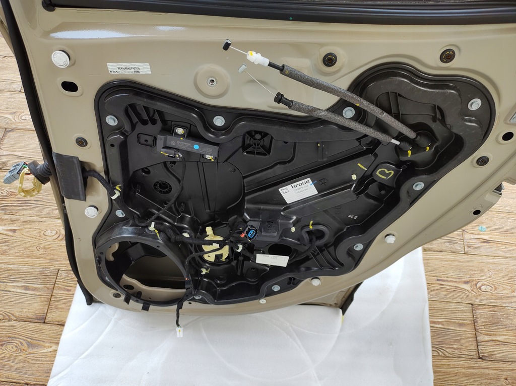 фото №15, Jeep compass 17r- дверь правый задняя