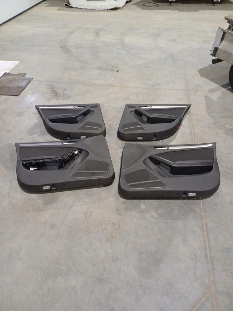 фото №1, Обивка дверь audi a4 b8 avant