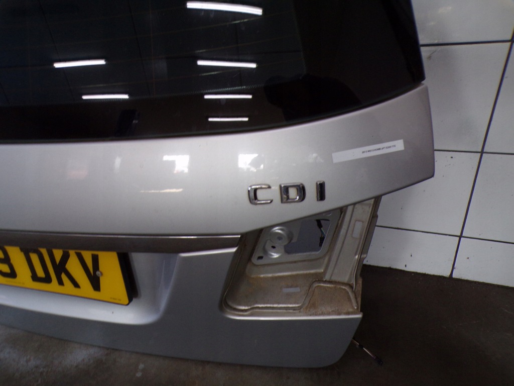 фото №5, Крышка багажника задняя задняя mercedes w212 kombi lak 775