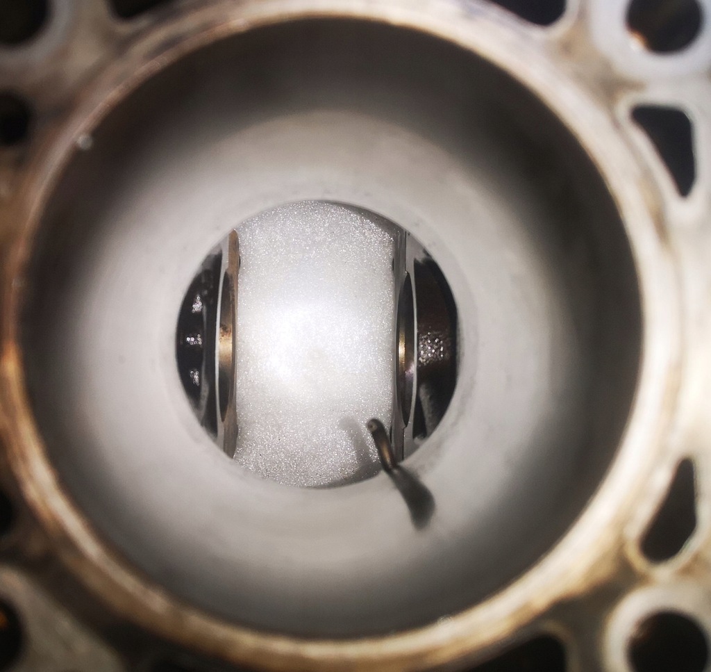 фото №8, Блок двигателя vw 2.0 8v 06a121f