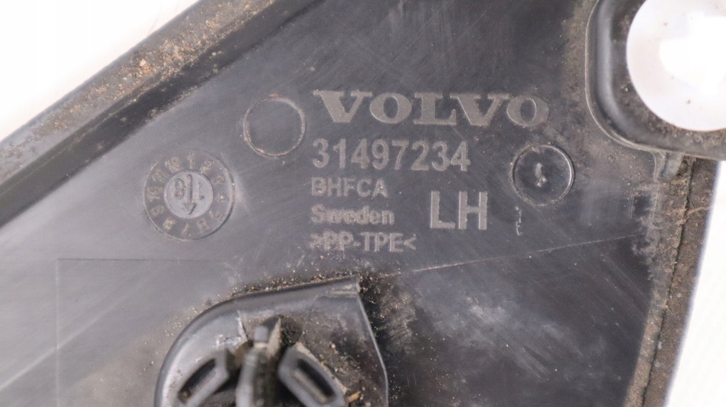 фото №5, Volvo xc60 ii трикутник заглушка крила ліва 31497234