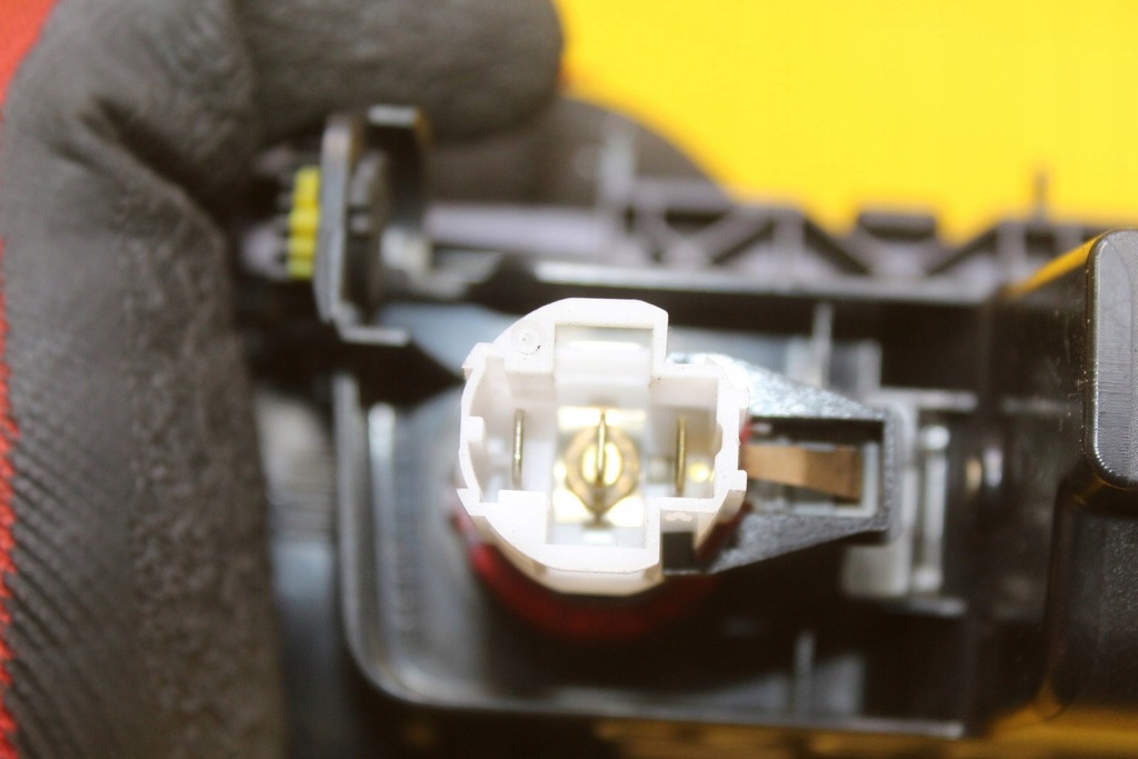 фото №9, Попільничка бардачок перед vw passat b6 3c0863284