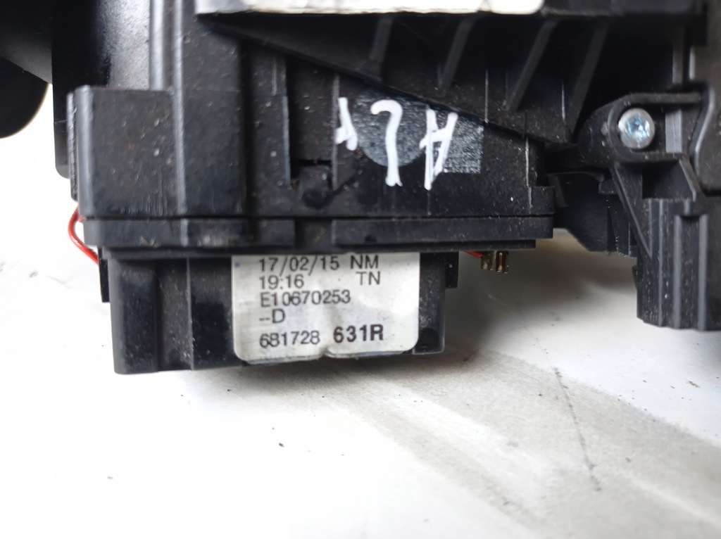 фото №8, Переключатель комбинированный dacia dokker 681728631r