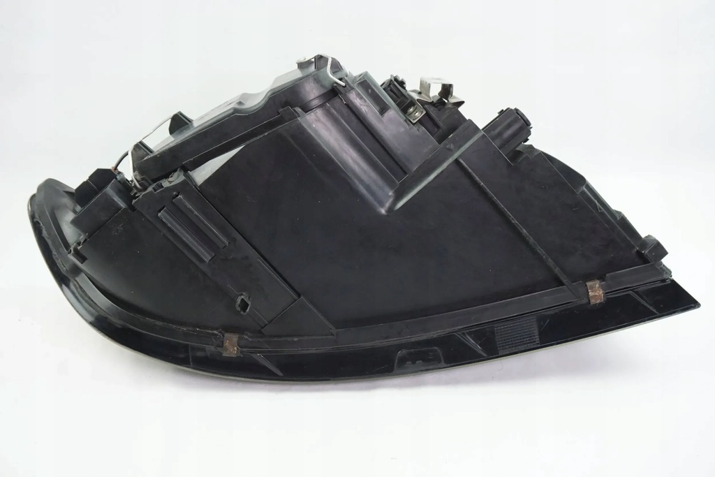 фото №12, Лампа левая передняя volvo s40 ii v50 04-07 30678912