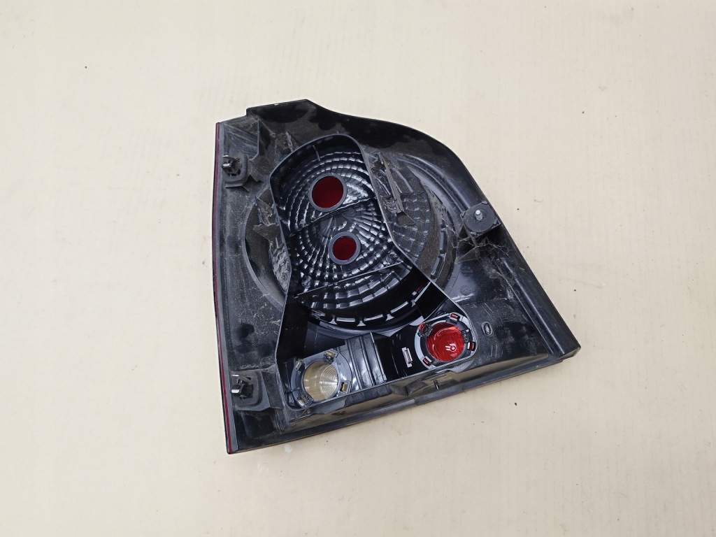 фото №10, Лампа правая задняя задняя vw polo iv 9n lift lata 2006-2009