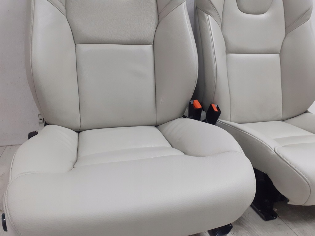 фото №5, Volvo s60 iii 2018- сиденья заднее сиденье обивка кожа бежевые idealne