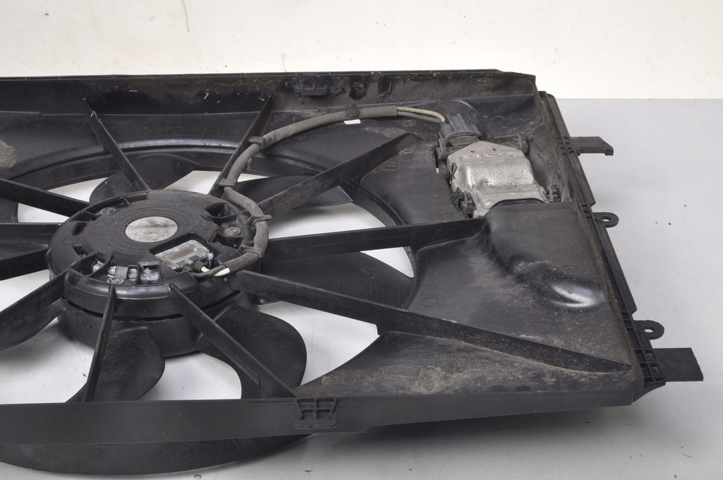 фото №9, Mercedes w176 1.6 вентилятор радиатора a2465000093