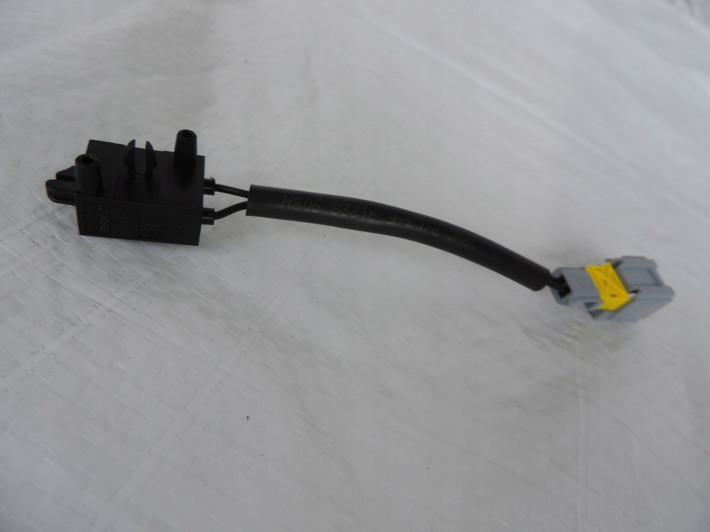 фото №1, Датчик педалі зчеплення 3637928 opel combo e новий