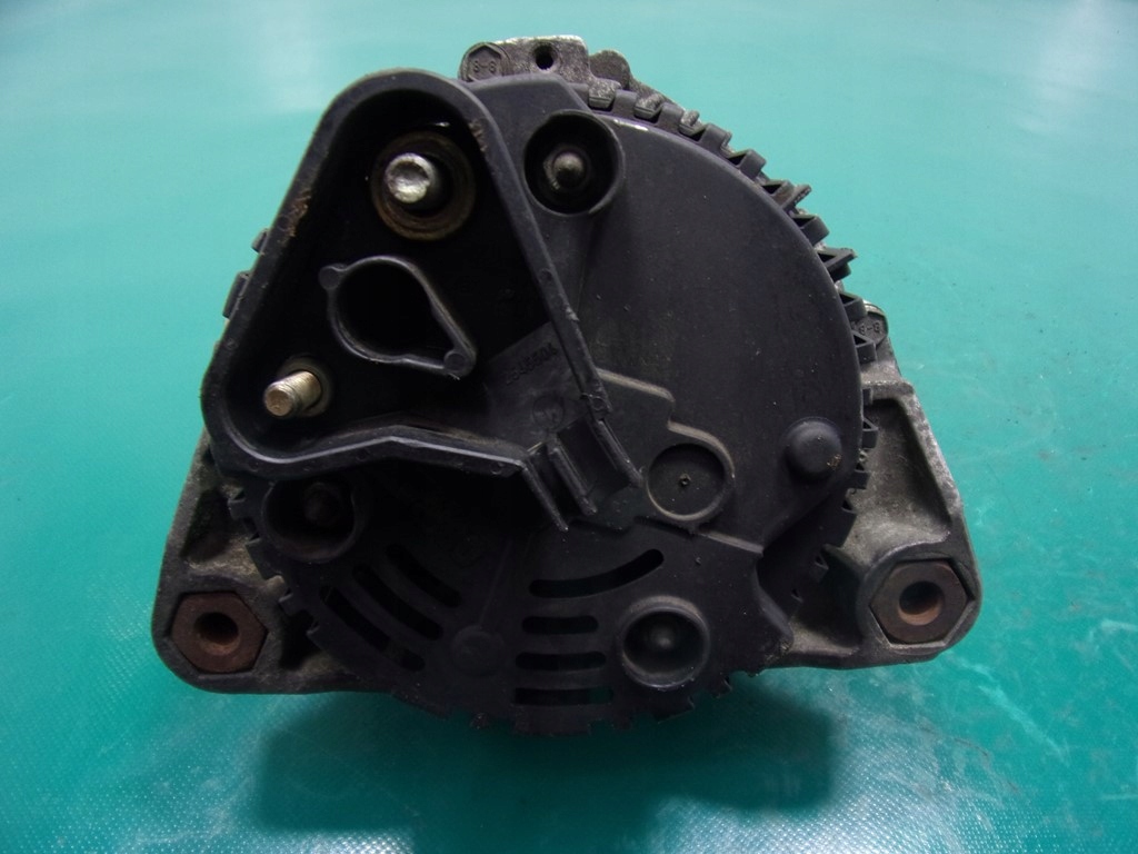 Bmw e46 1.9 генератор с Разборки