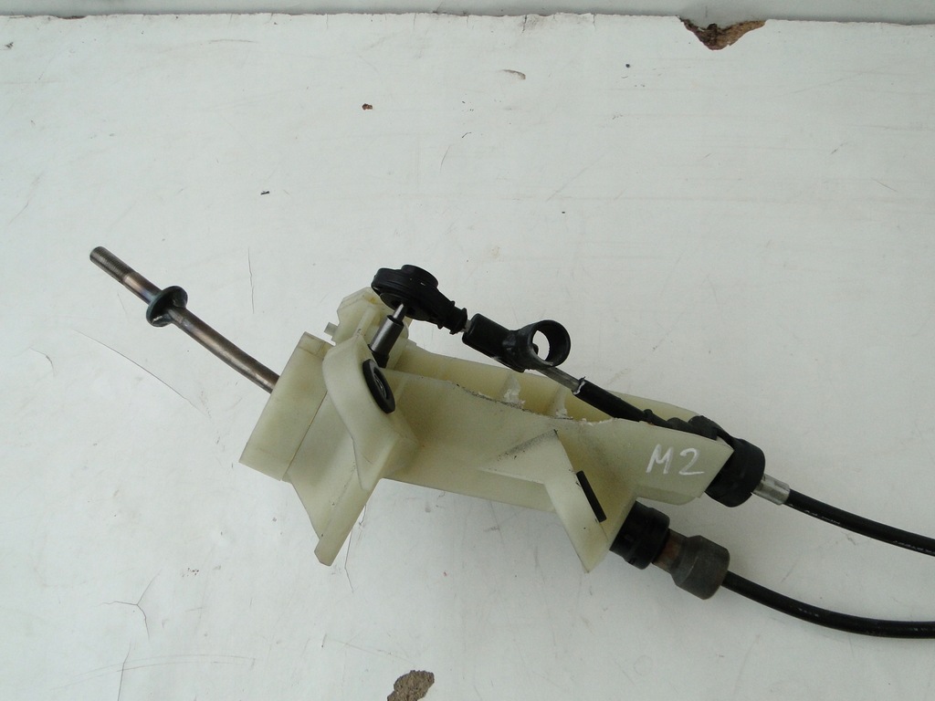 фото №10, Mazda 2 demo de 07-14 1,3b 16v троси трос перемикання передач домкрат вибірник