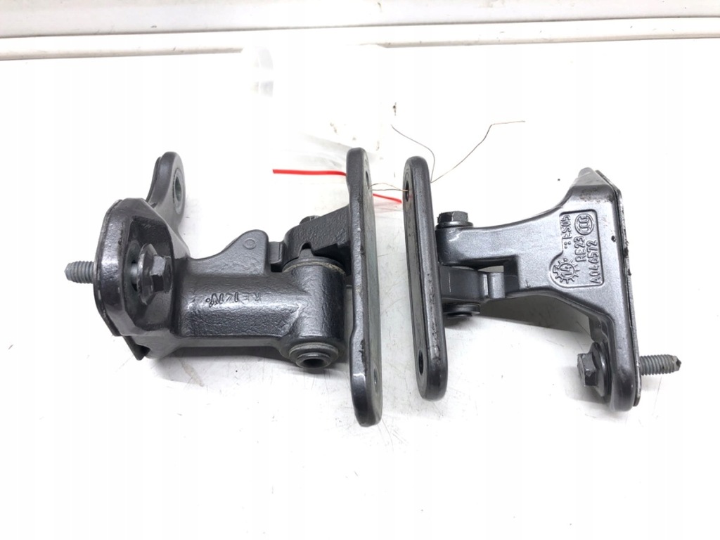 фото №1, Петли дверь перед правое mercedes c117 a046572