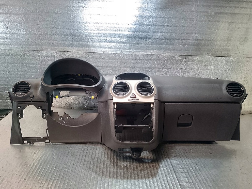 фото №8, Приборная панель приборная, консоль подушки безопасности датчик ремни opel corsa d