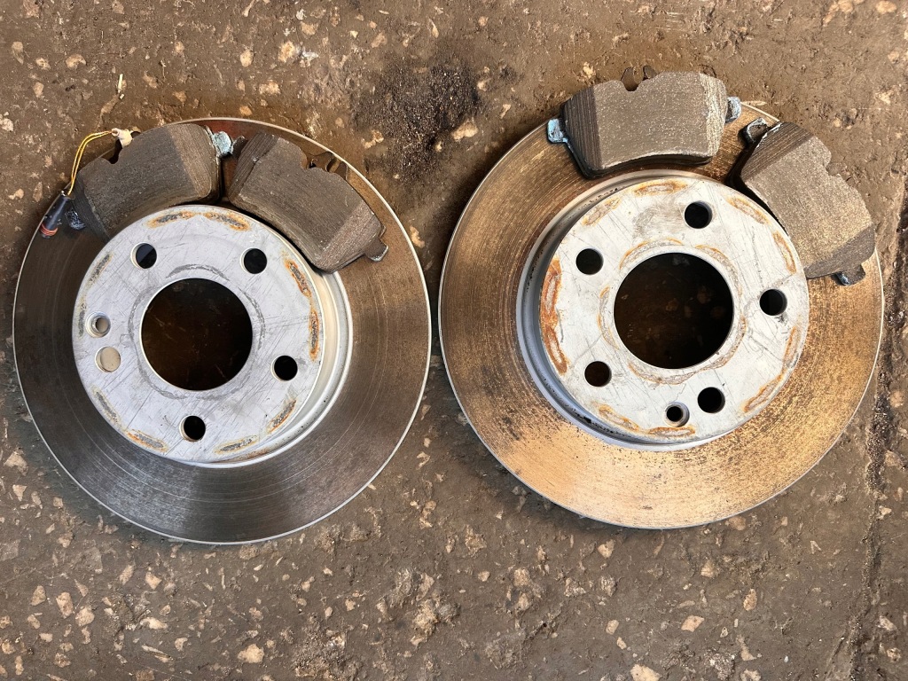 фото №1, Mercedes b klasa w245 диск гальмівні диски гальмівні + гальмівні колодки оригінал bosch ładne