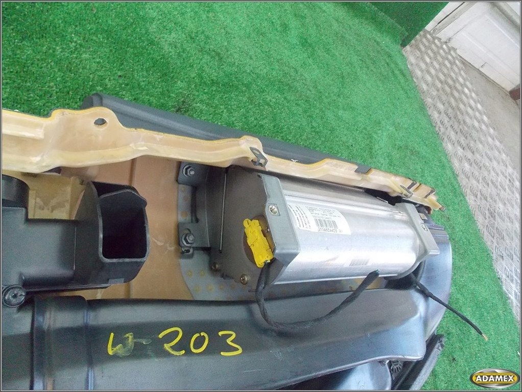 фото №10, Mercedes w203 c-klasa 02r приборная панель rozdzelcza приборная панель