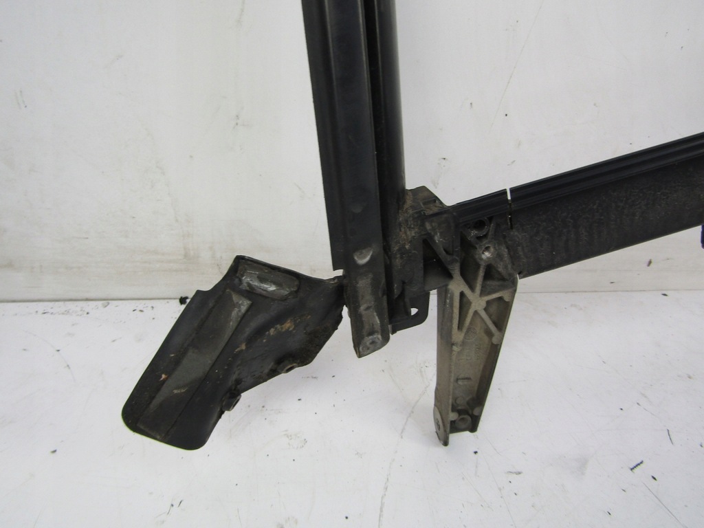 фото №8, Audi a4 b6 рамка стекло дверь задняя левая 00-04 4d 8e