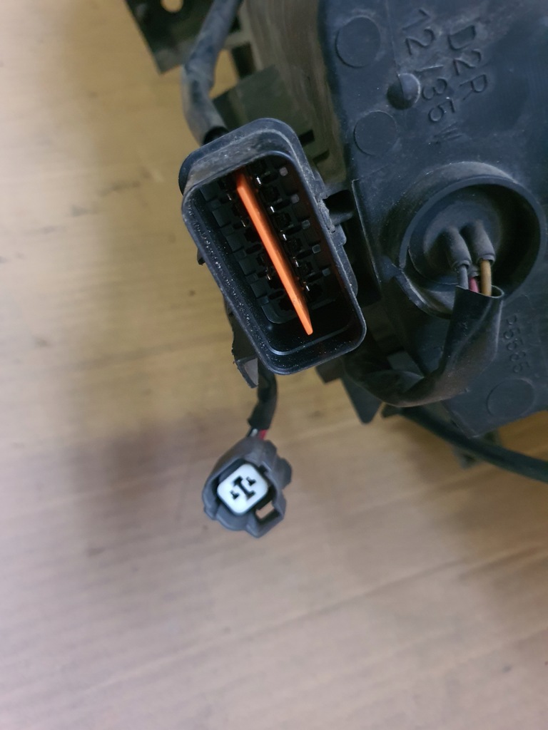 фото №6, Лампа правый перед ксенон mitsubishi outlander xl ii