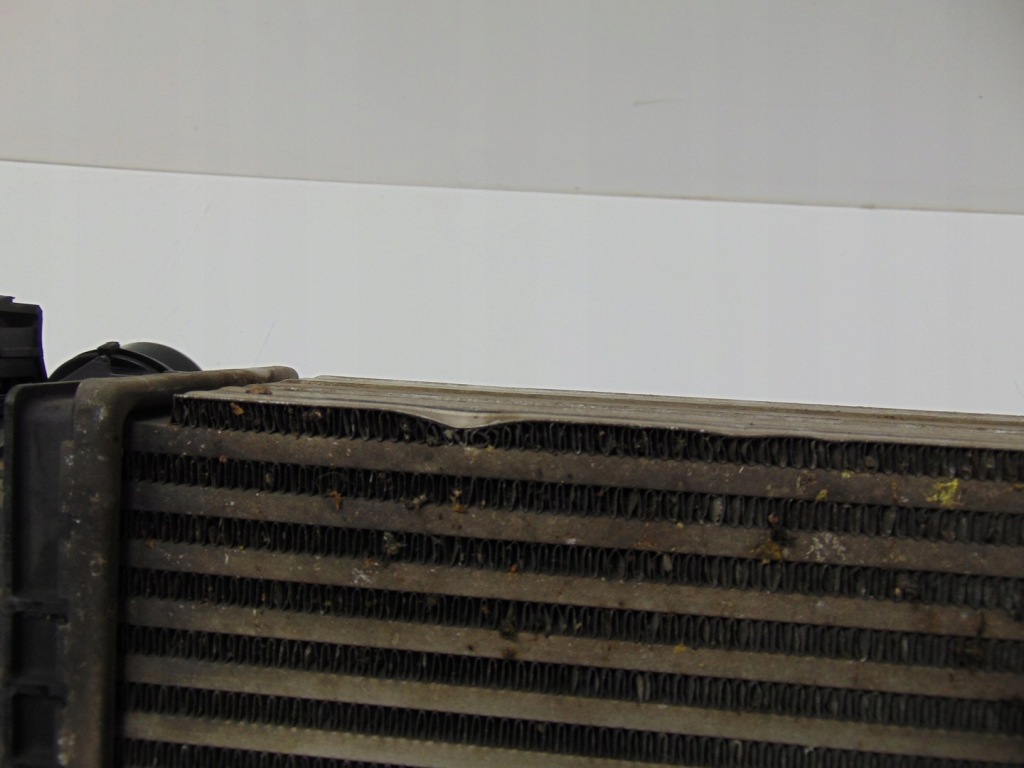 Радиатор интеркулер opel astra v k 39185908 427460812 Оригинал