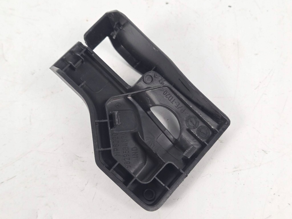 Купити Накладка рейки задній сидіння ліва peugeot rifter 9829535380