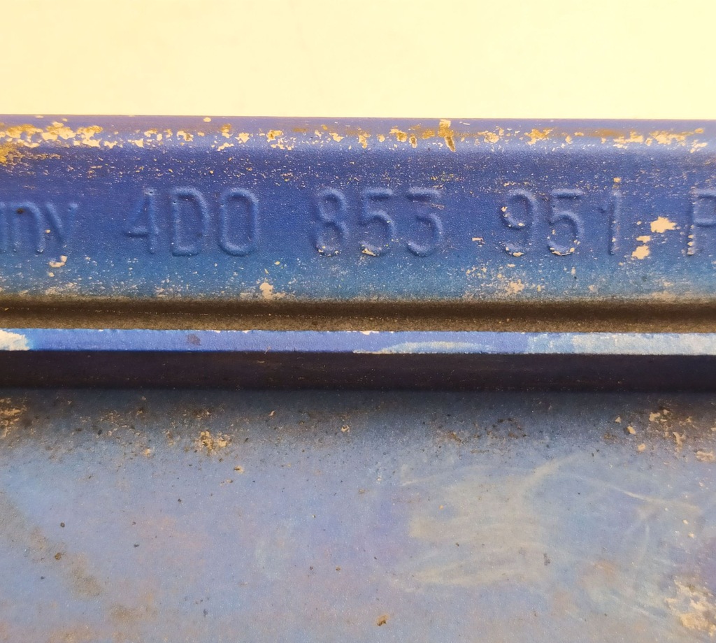 фото №7, Audi a8 s8 d2 4d 2001 перед сторона ліва молдинг двері передніх