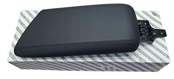 фото №1, Оригинал подлокотник alfa romeo giulia 156132382