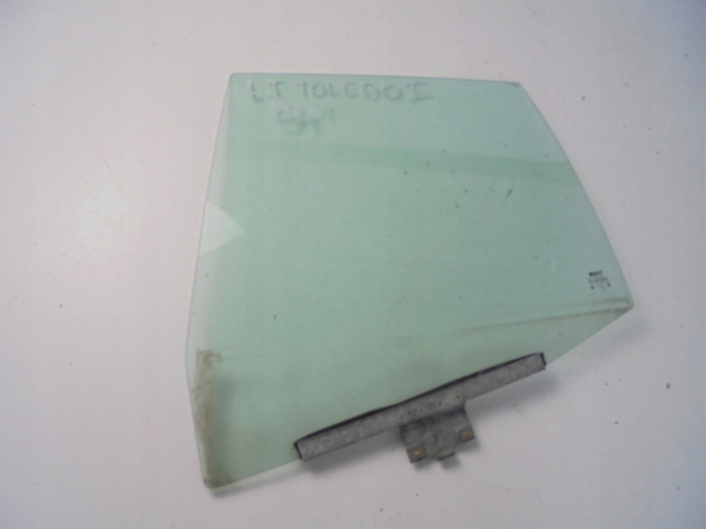 фото №1, Скло двері лівий задня seat toledo i 94 r