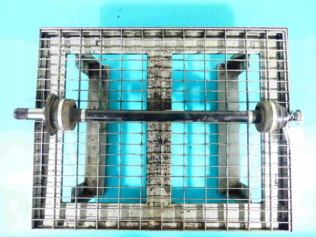 фото №1, Приводной вал правая bmw g11 3.0d автоматическая коробка передач задняя задняя