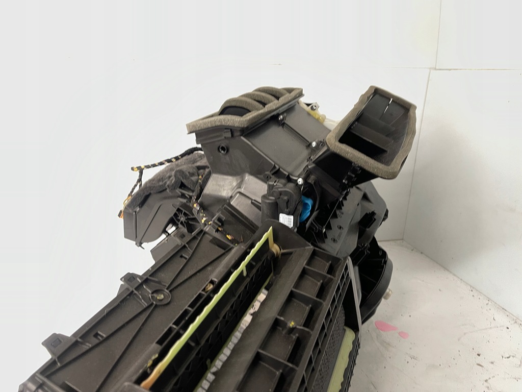 фото №10, Комплектна обігрівач vw golf vii audi a3 8v 5q1820005al europa