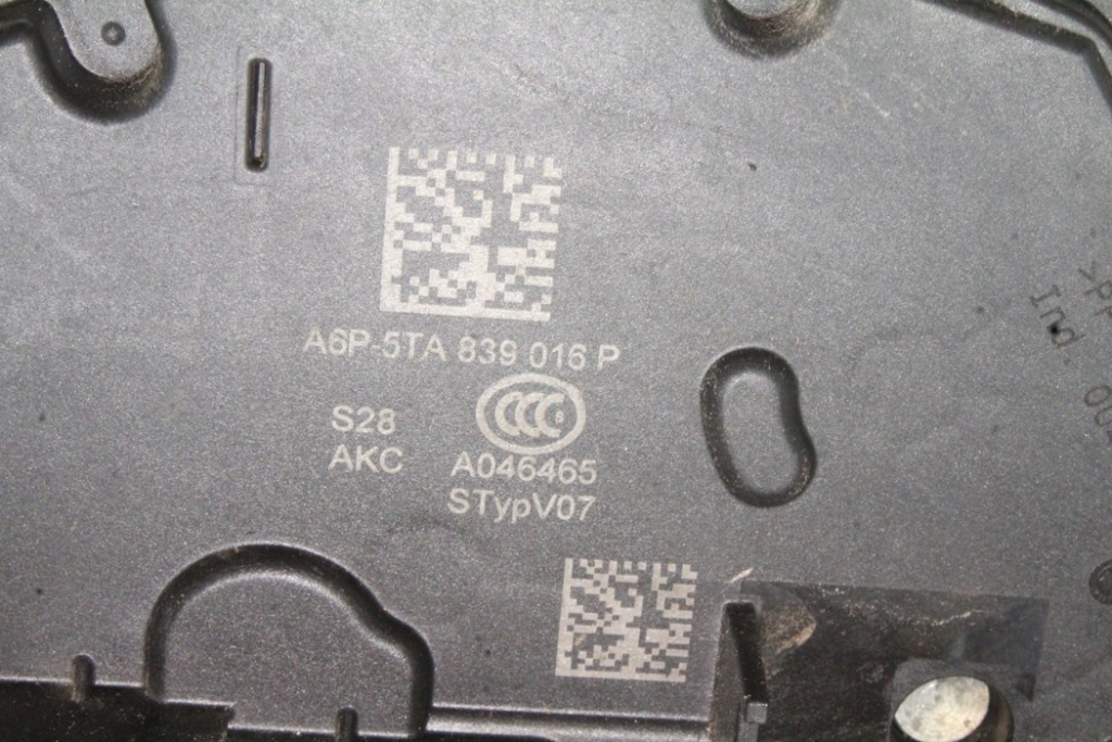 фото №7, Замок задних правых дверь vw id.3 e11 5ta839016p electric 107kw 2022