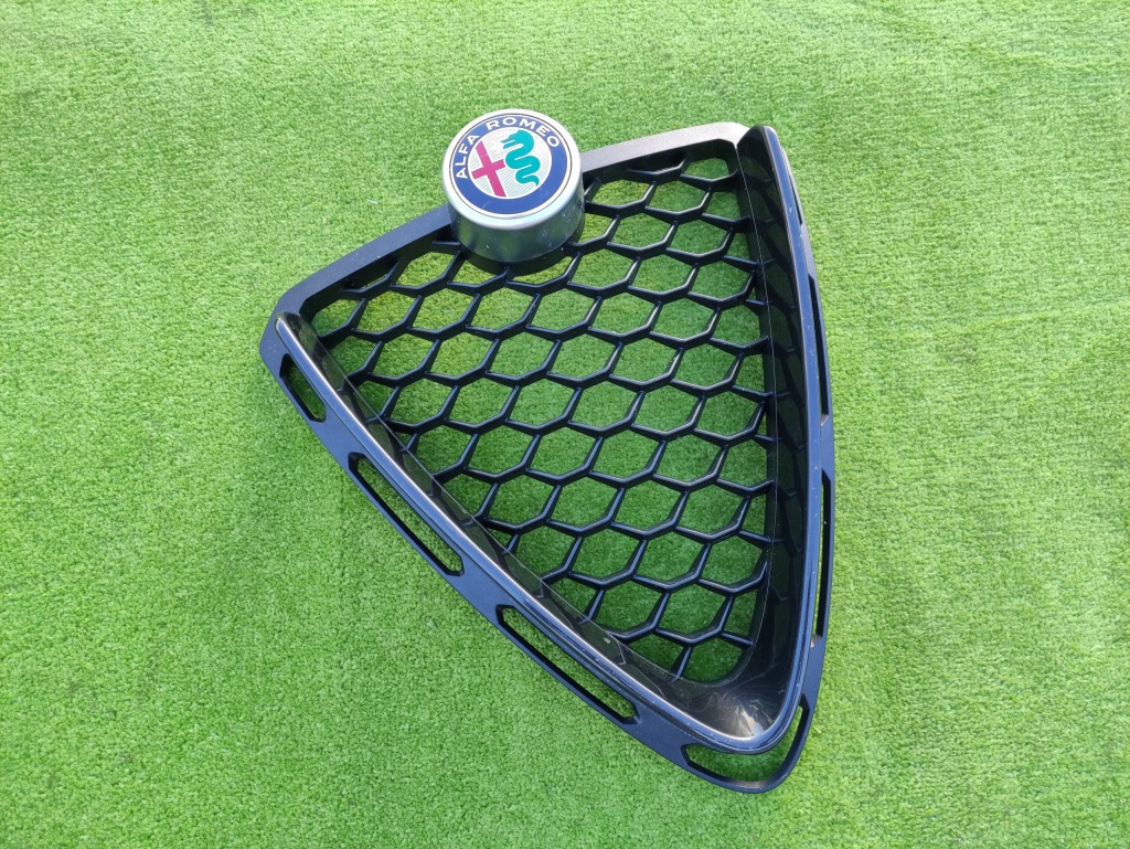 фото №4, Alfa romeo stelvio qv решётка радиатора решётка радиатора бампера полный!