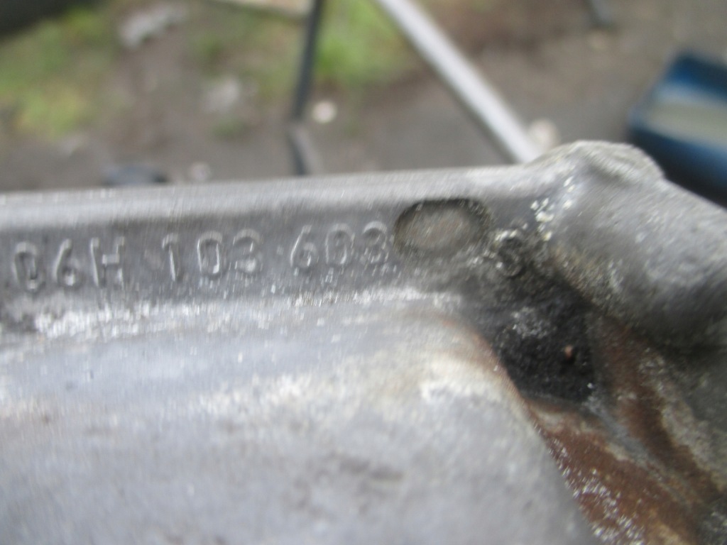 Audi a4 b8 a6 c7 q5 a5 1.8 2.0 tfsi піддон масляна картер датчик оливи Ціна