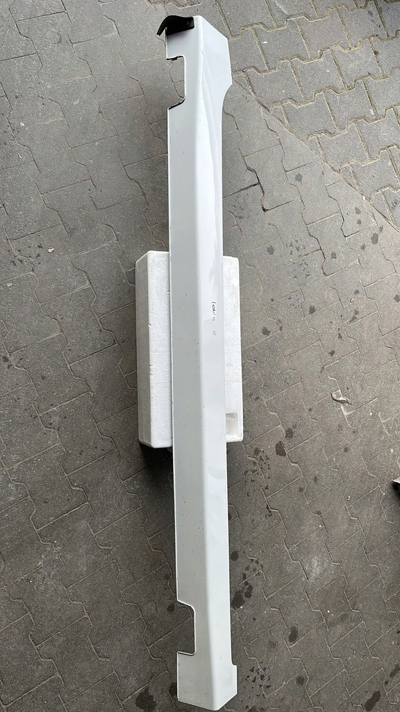 фото №1, Hyundai ioniq 2018- накладка порог правая