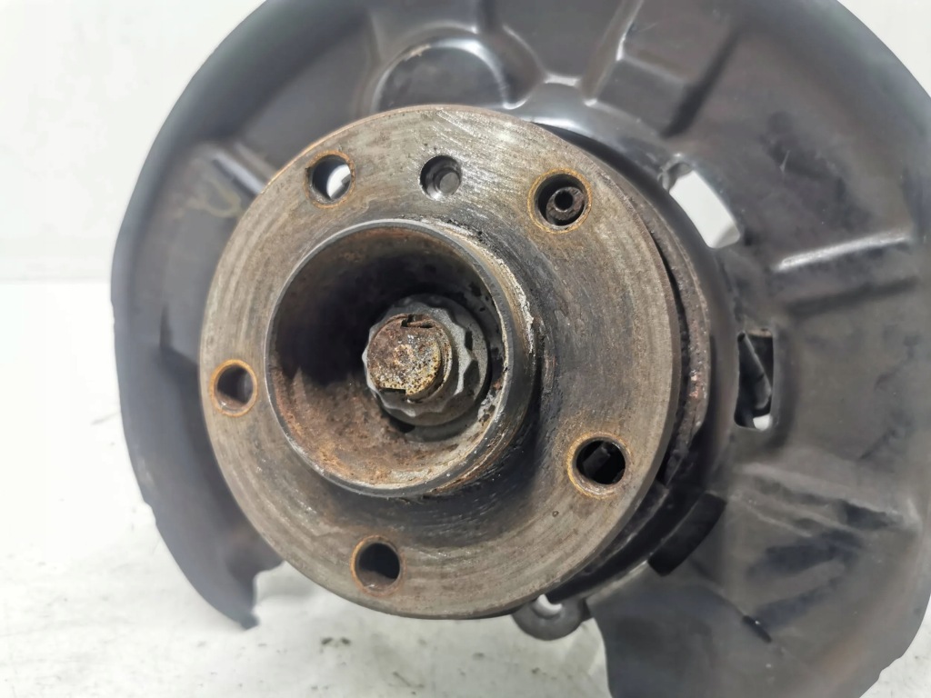 фото №4, Bmw 1 f20 приводной вал поворотный кулак левая задняя