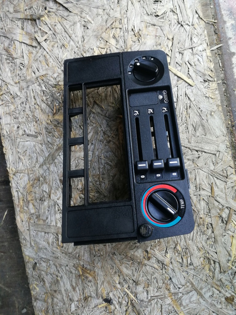 фото №1, Панель воздуховод панель средний bmw e30