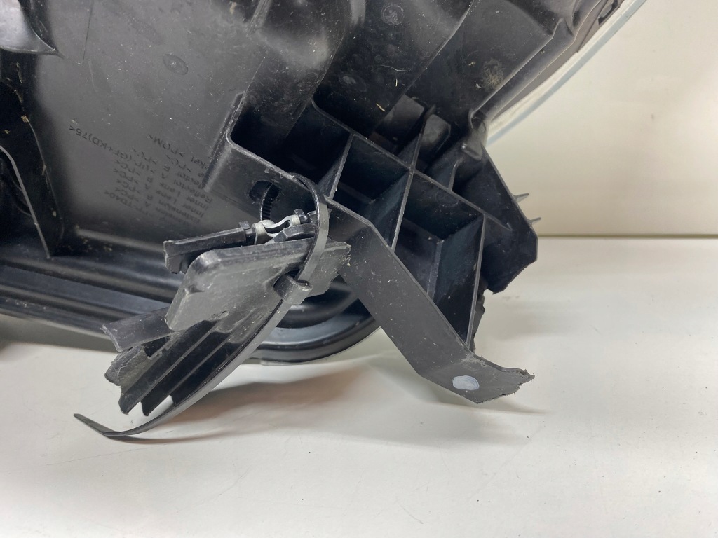 Nissan qashqai 2 рестайлинг  фара правый  правая  перед передняя европа  led 10019009 Цена