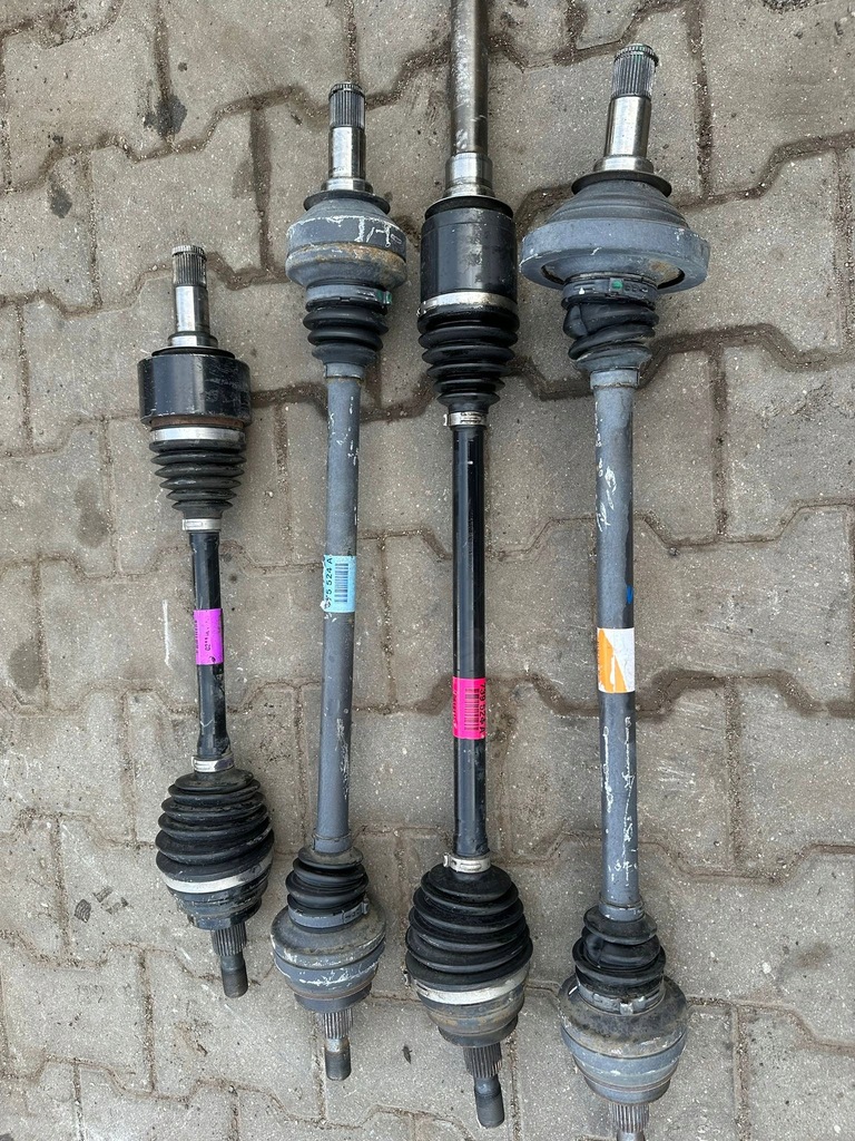 фото №1, Mercedes w251 r klasa приводной вал шарнир wał a2513300601