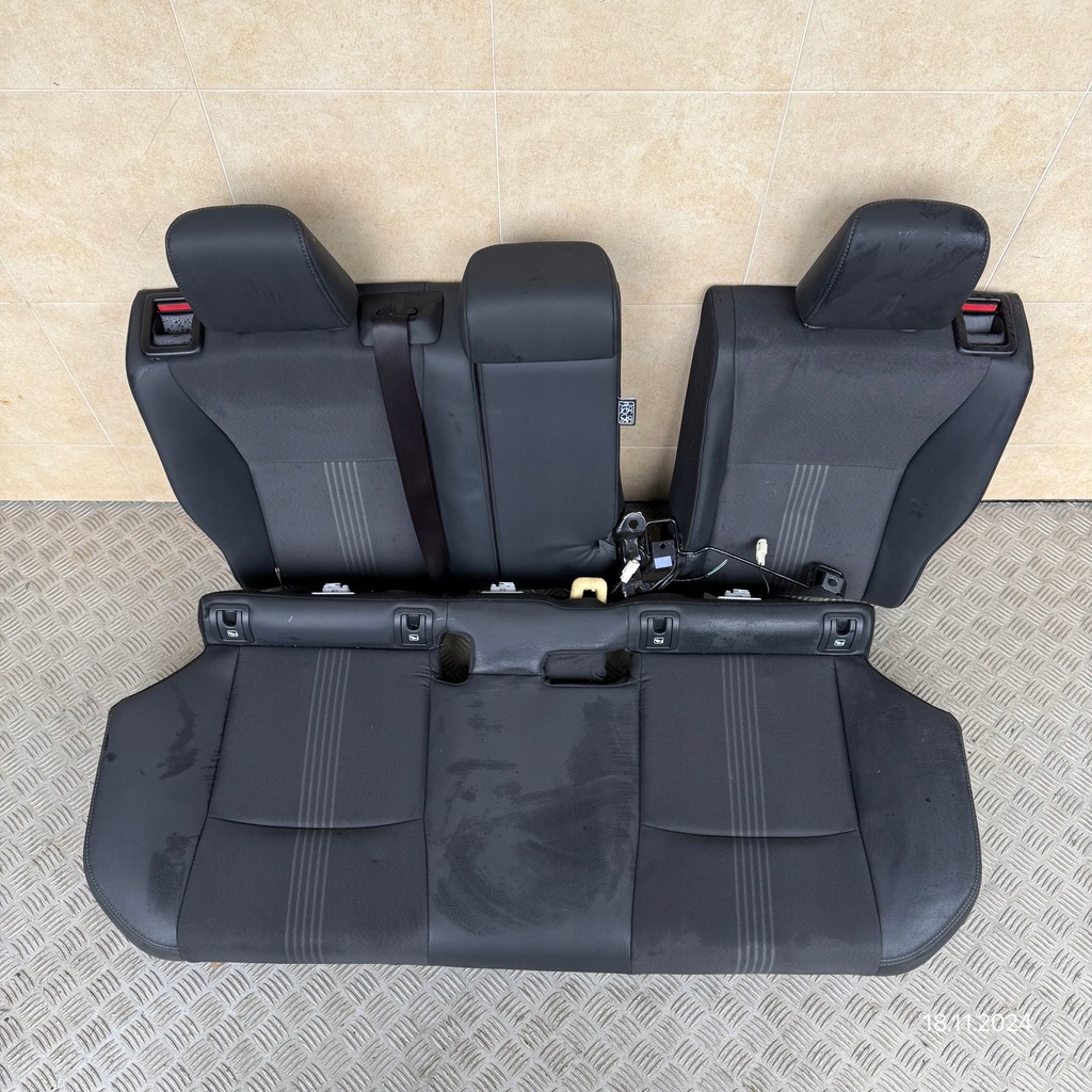 фото №8, Сиденья заднее сиденье полукожа комплект toyota yaris cross
