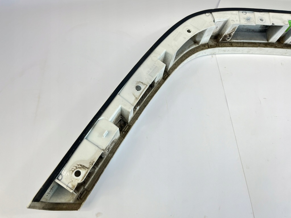 Молдинг крила ліва mercedes w463 2018r рестайлінг  amg g63 g-klasa 4638810300 Доставка