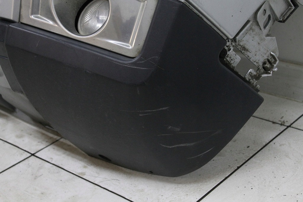 фото №7, Land rover discovery iii 04r- бампер перед передний pdc ксенон 798 - лак