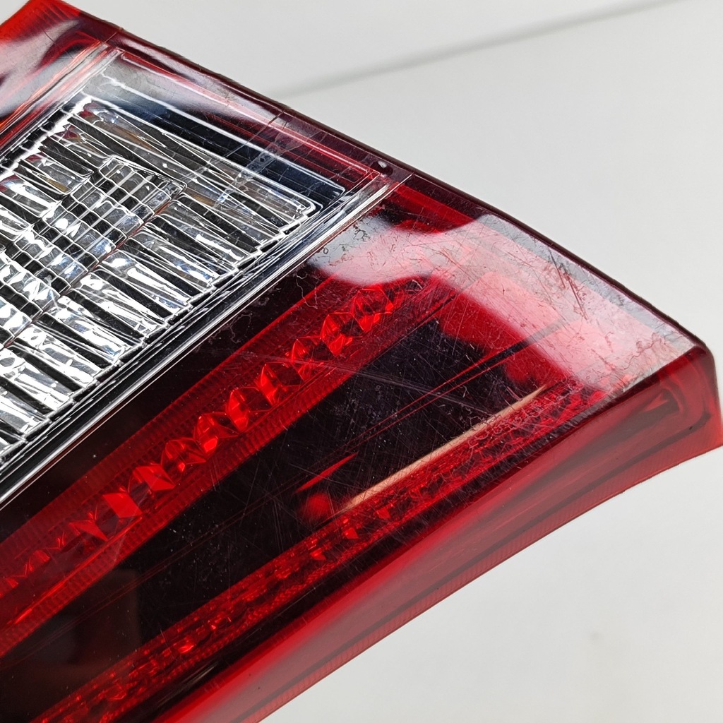 фото №8, Kia soul 2019 левая сторона лампы задний крышки багажника