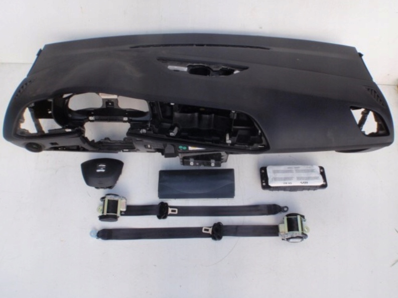 фото №1, Leon 3 iii приборная панель консоль приборная панель 3 подушка безопасности 2 ремни