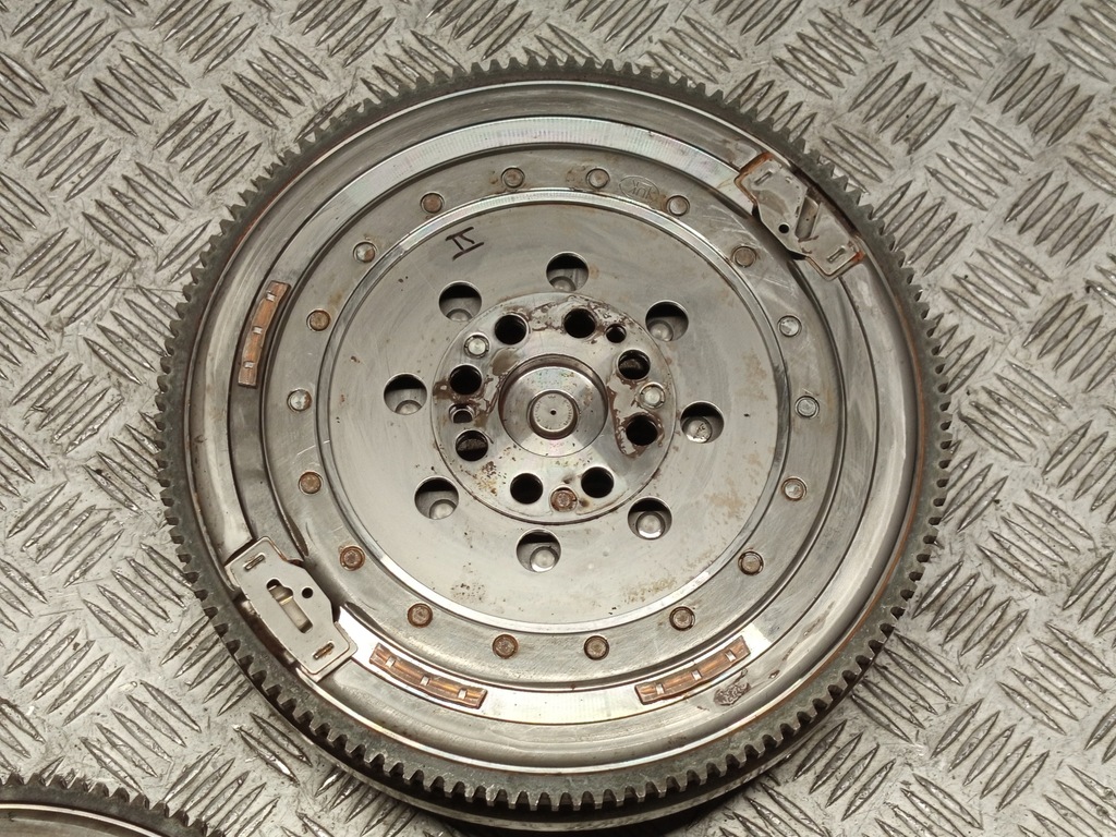 фото №14, Bmw оригінальний номер 8482605 3' g20 5' g30 x3 g01 колесо двомасовий зчеплення комплект