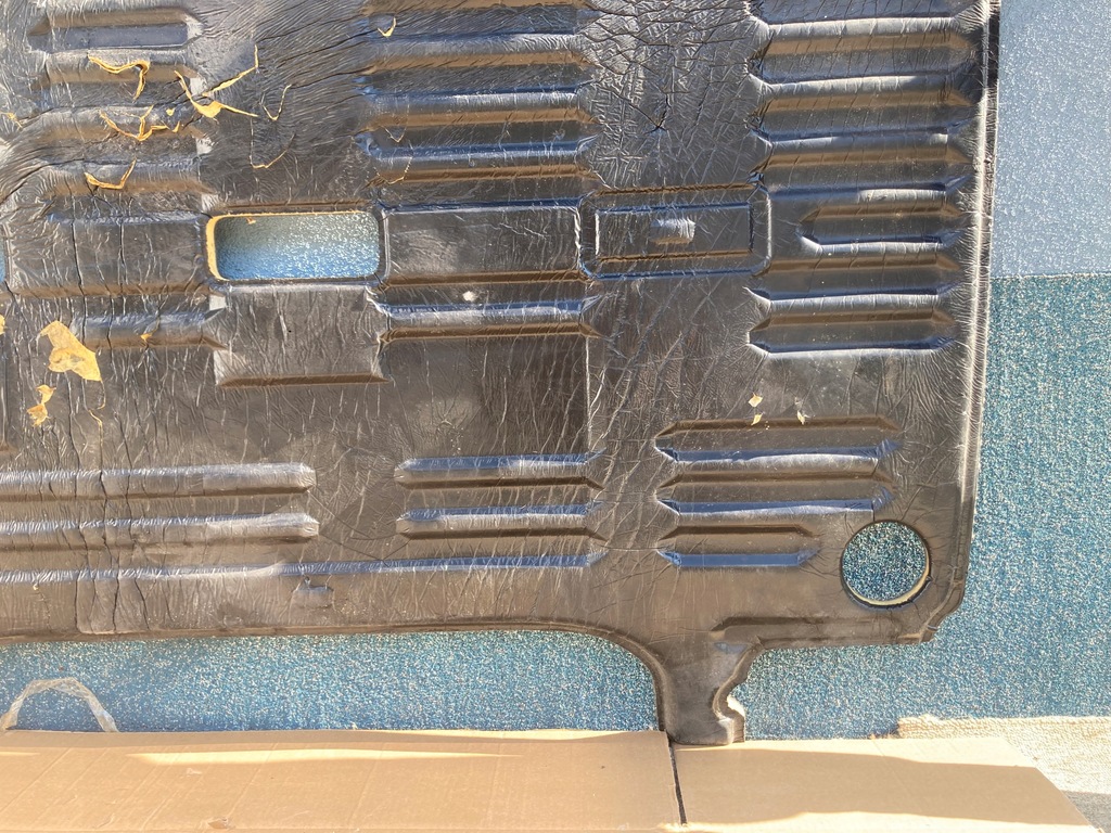 фото №7, Vw t5 caravelle пол обшивка задняя коврик задний