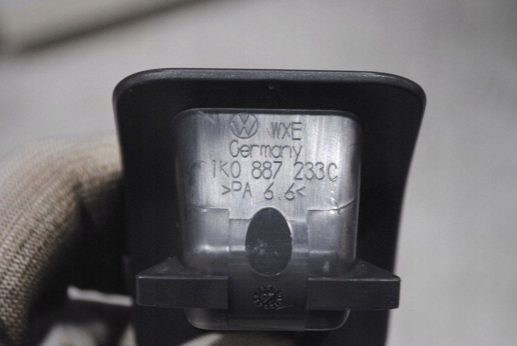 фото №4, Заглушка isofix 1k0887233c vw golf v hb 3 двері