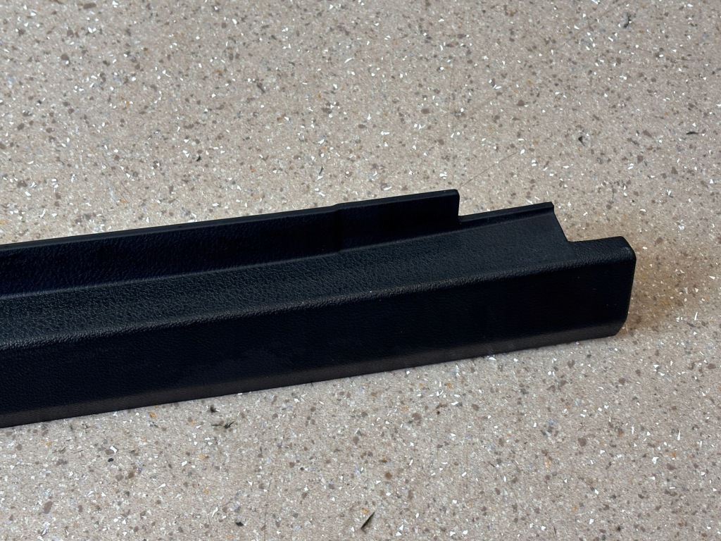 Element оздоблення стійка ліва сторона bmw x5 g05 7484114 в Україні